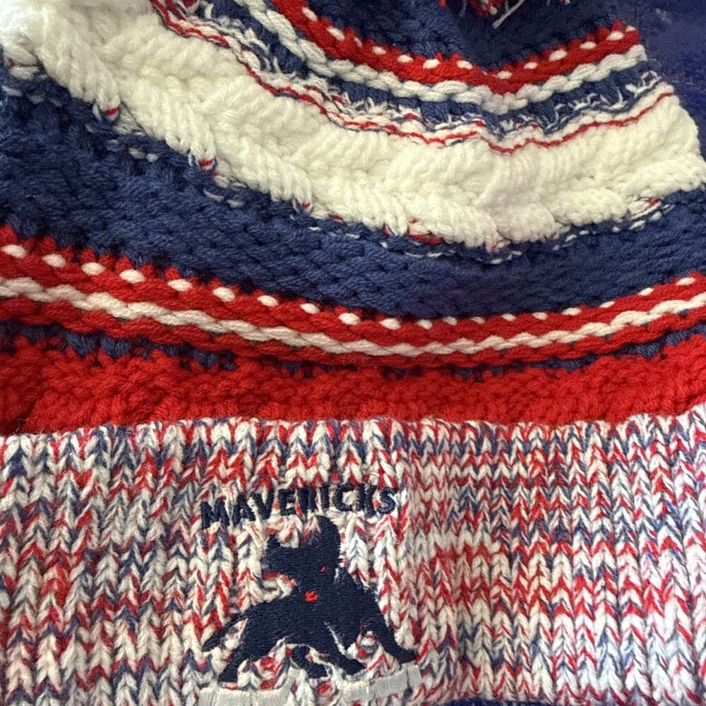 Mavericks Beanie Pom Pom Hat Red White Blue OS - Picture 2 of 8